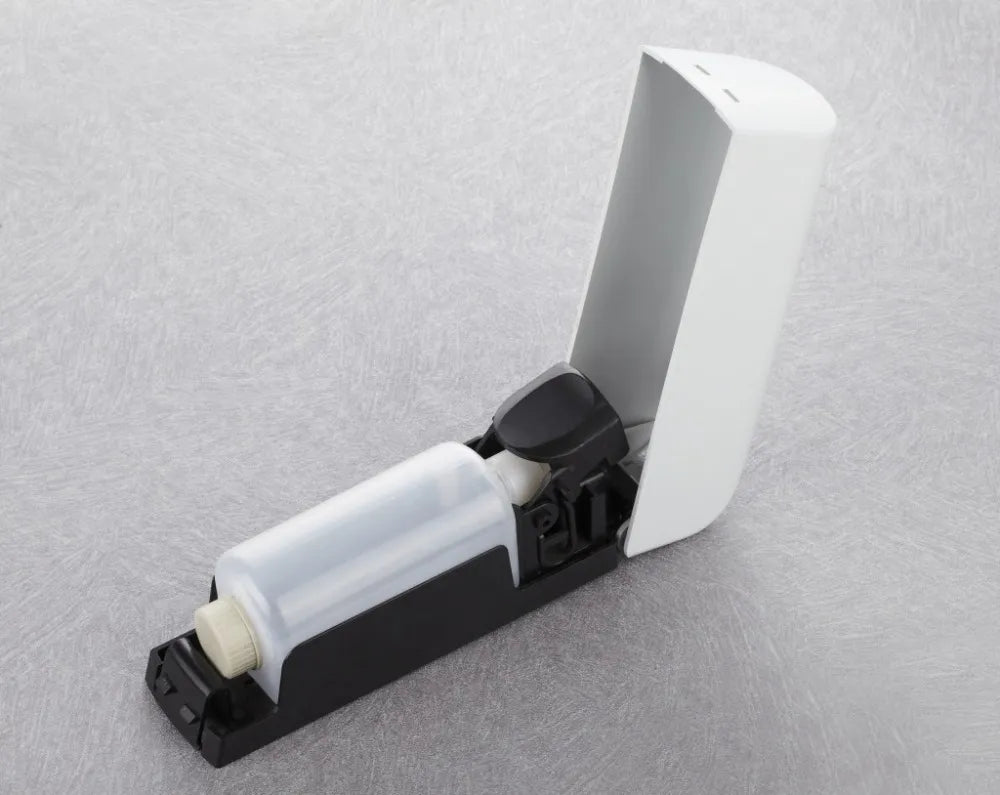 Elegantní nástěnný dávkovač na šampon, kondicionér a sprchový gel do moderní koupelny | Lersk