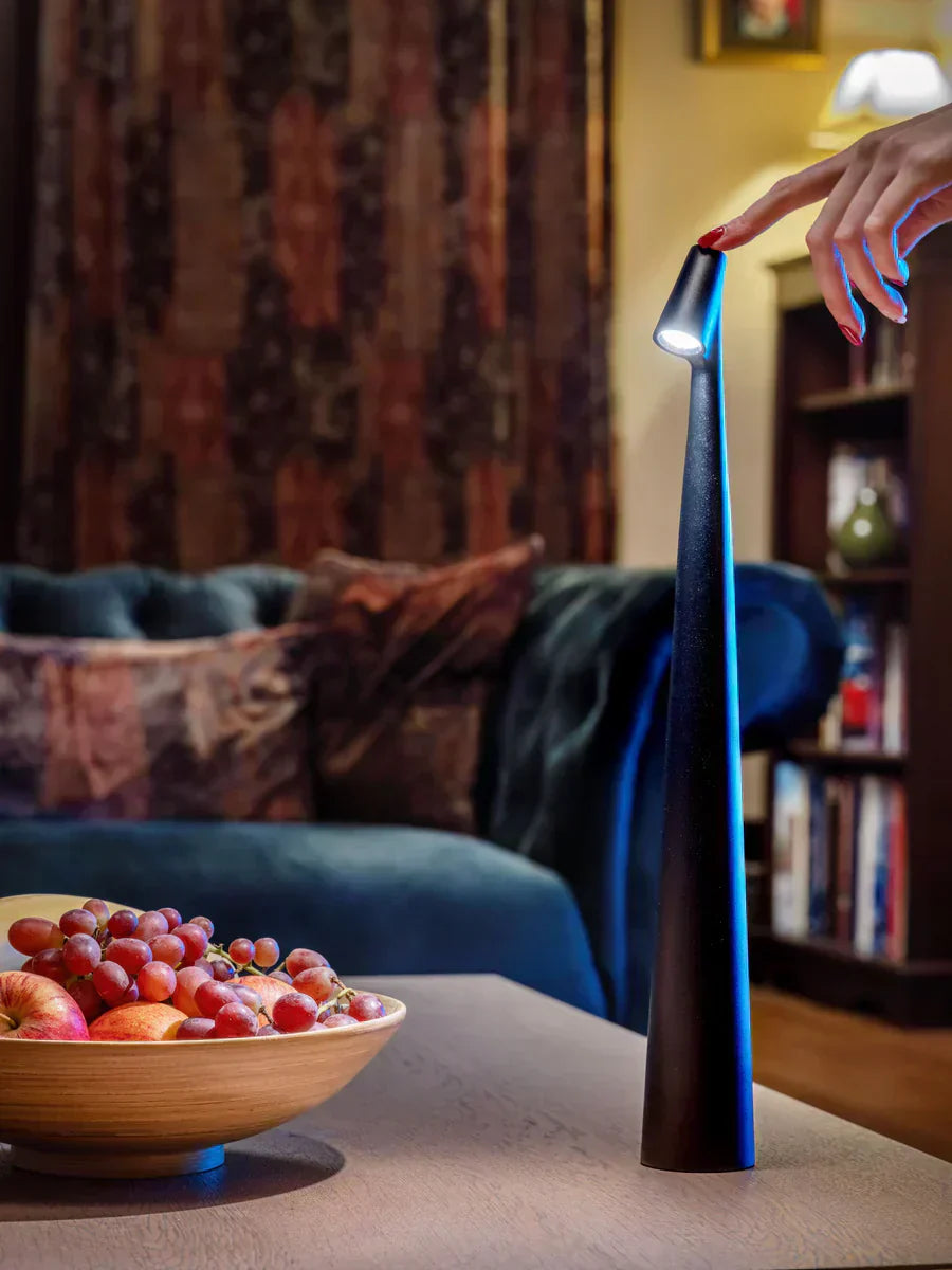 LumaNord kabellose LED-Tischlampe zum Lesen und Essen | Lersk