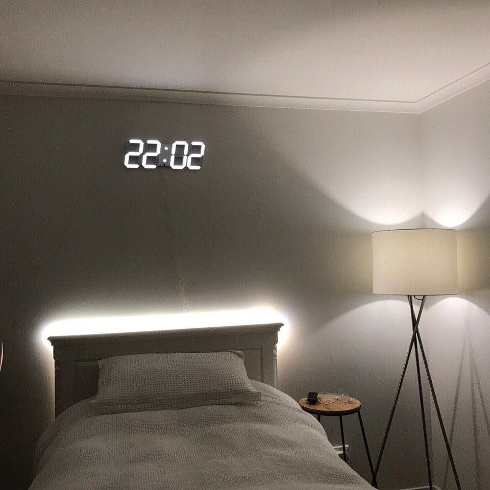 ساعة حائط رقمية ثلاثية الأبعاد LED بتصميم عصري، وظيفة تعتيم، ورؤية مثالية | Lersk