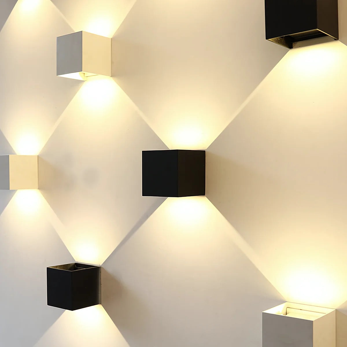 CubeLamp nástěnná lampa s pohybovým senzorem bezdotyková pro rušné domácnosti | Lersk