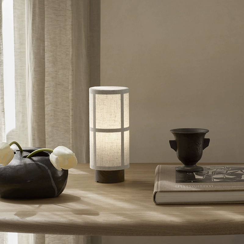 Kairo Silk Table Lamp on Wooden Base with Warm LED | Lersk