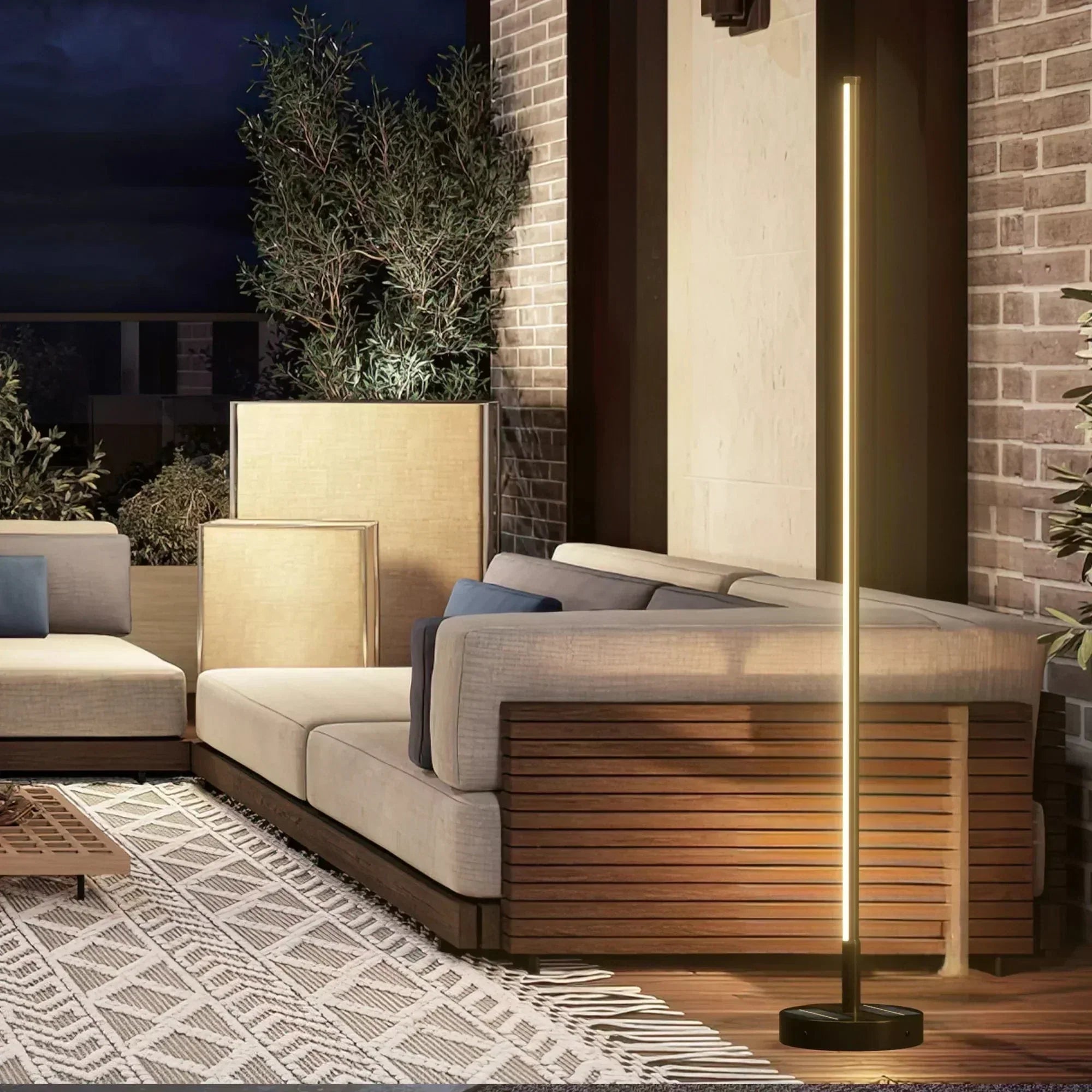 Solara Contemporary Outdoor Floor Lamp | Lersk