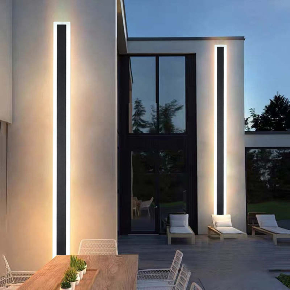 Frostline Linear Outdoor Wall Lamp with Acrylic Pane | Lersk