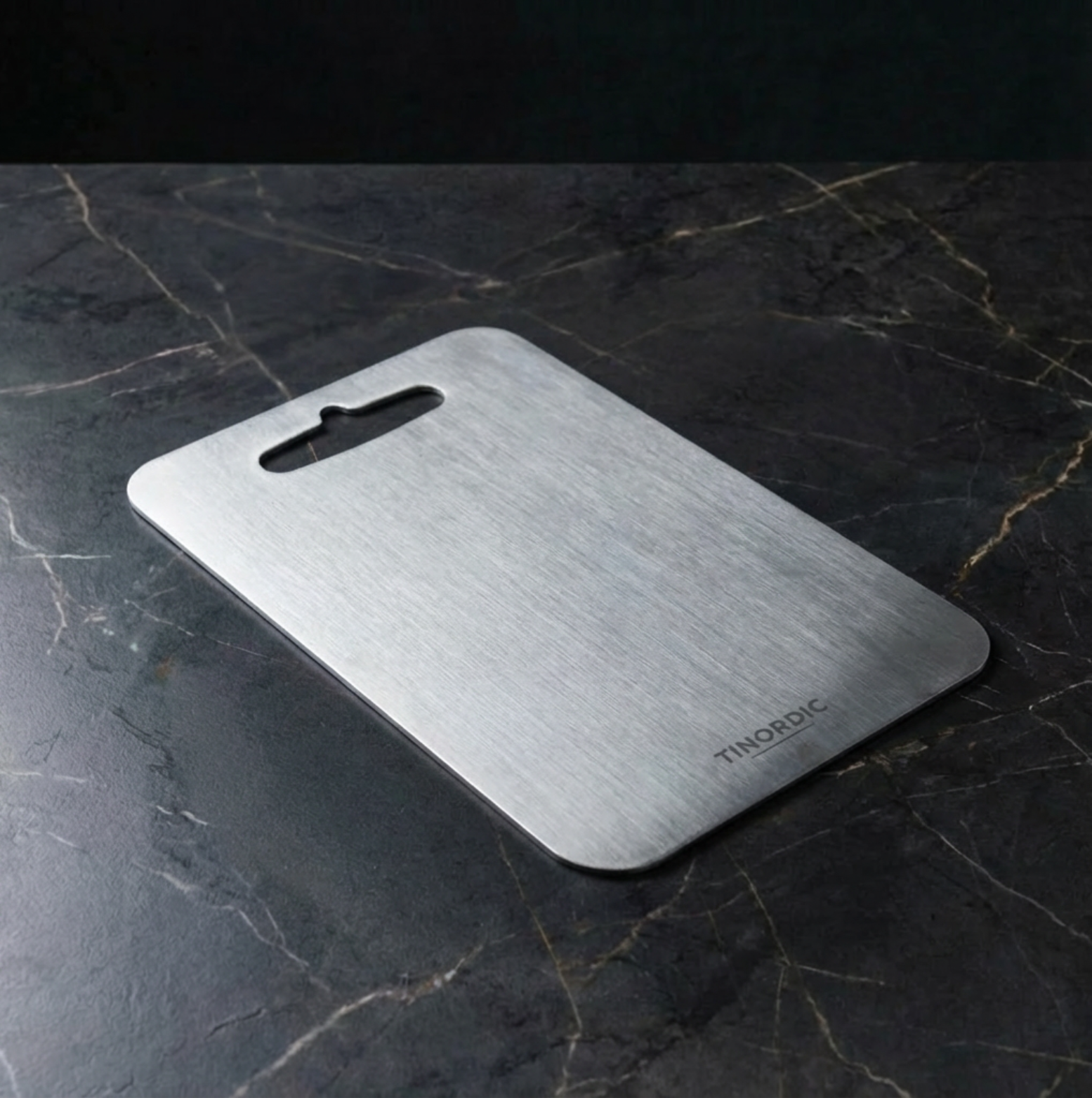 100% Pure Titanium Cutting Board – Antibacterial, Odor-Free & No Microplastics | Lersk