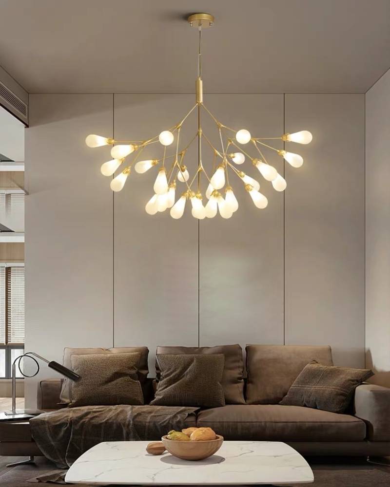 Lustre moderne en branche dorée, luminaire de plafond contemporain pour salons et salles à manger | Lersk
