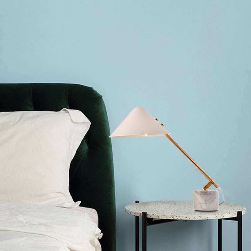 Elegant bordlampe med marmorbase Moderne skrivebordslampe i messing | Lersk