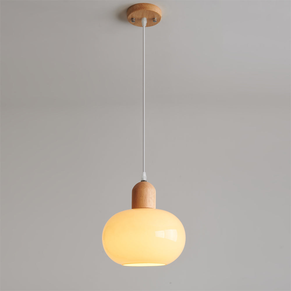Závěsná skleněná lampa Mellow pro jídelní prostor | Lersk