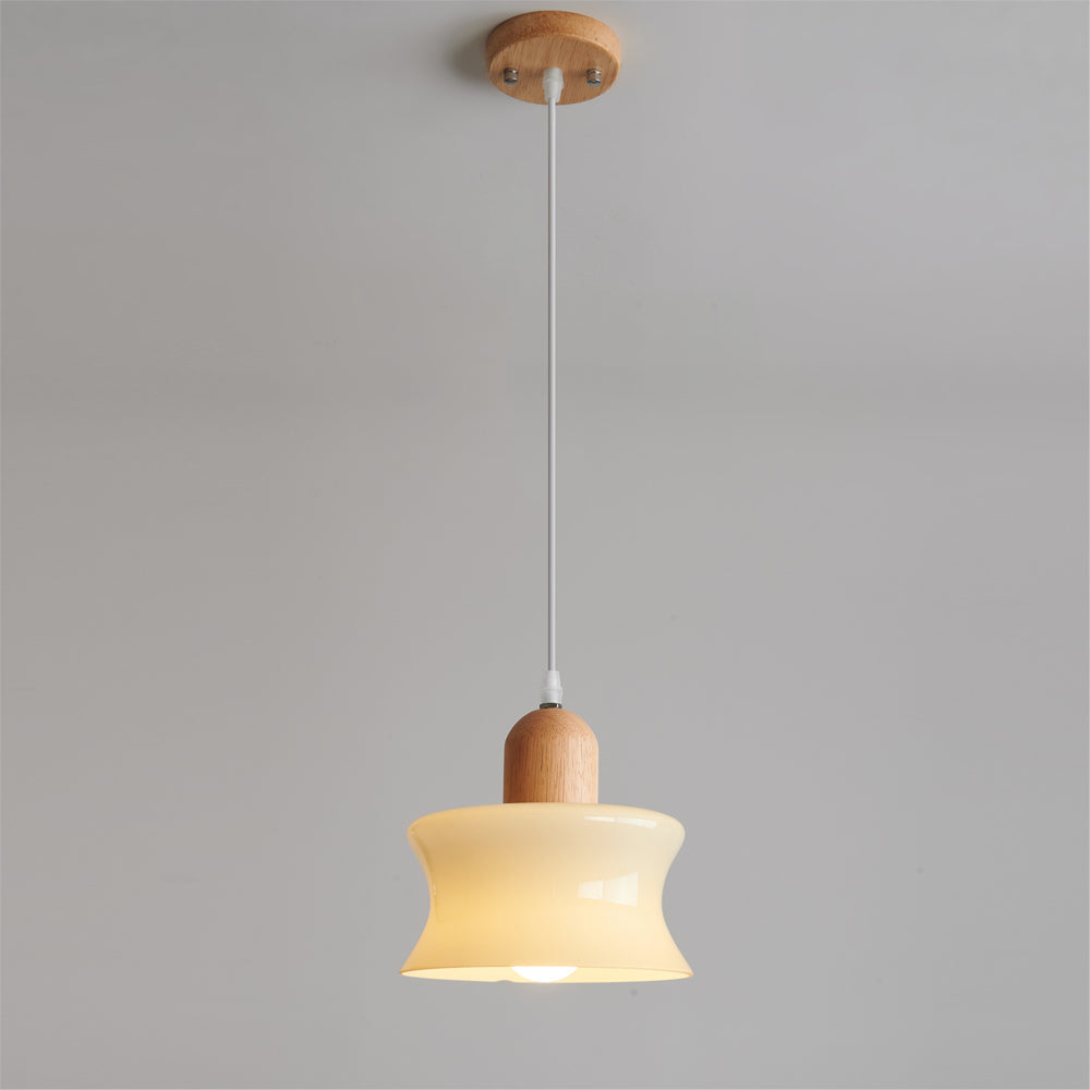Závěsná skleněná lampa Mellow pro jídelní prostor | Lersk