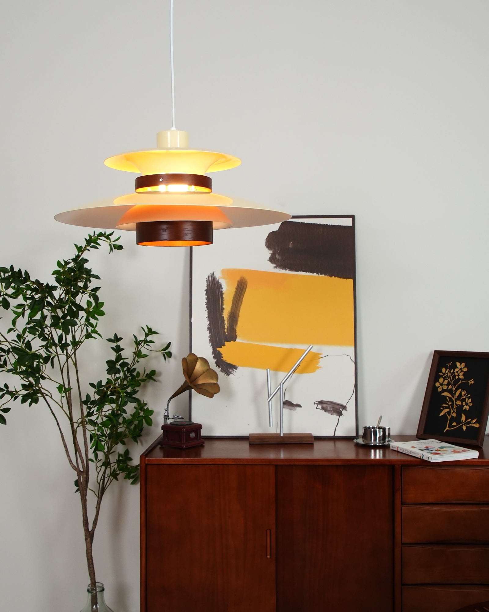 Aurellon | Elegant Pendant Lamp For Timeless Interiors | Lersk