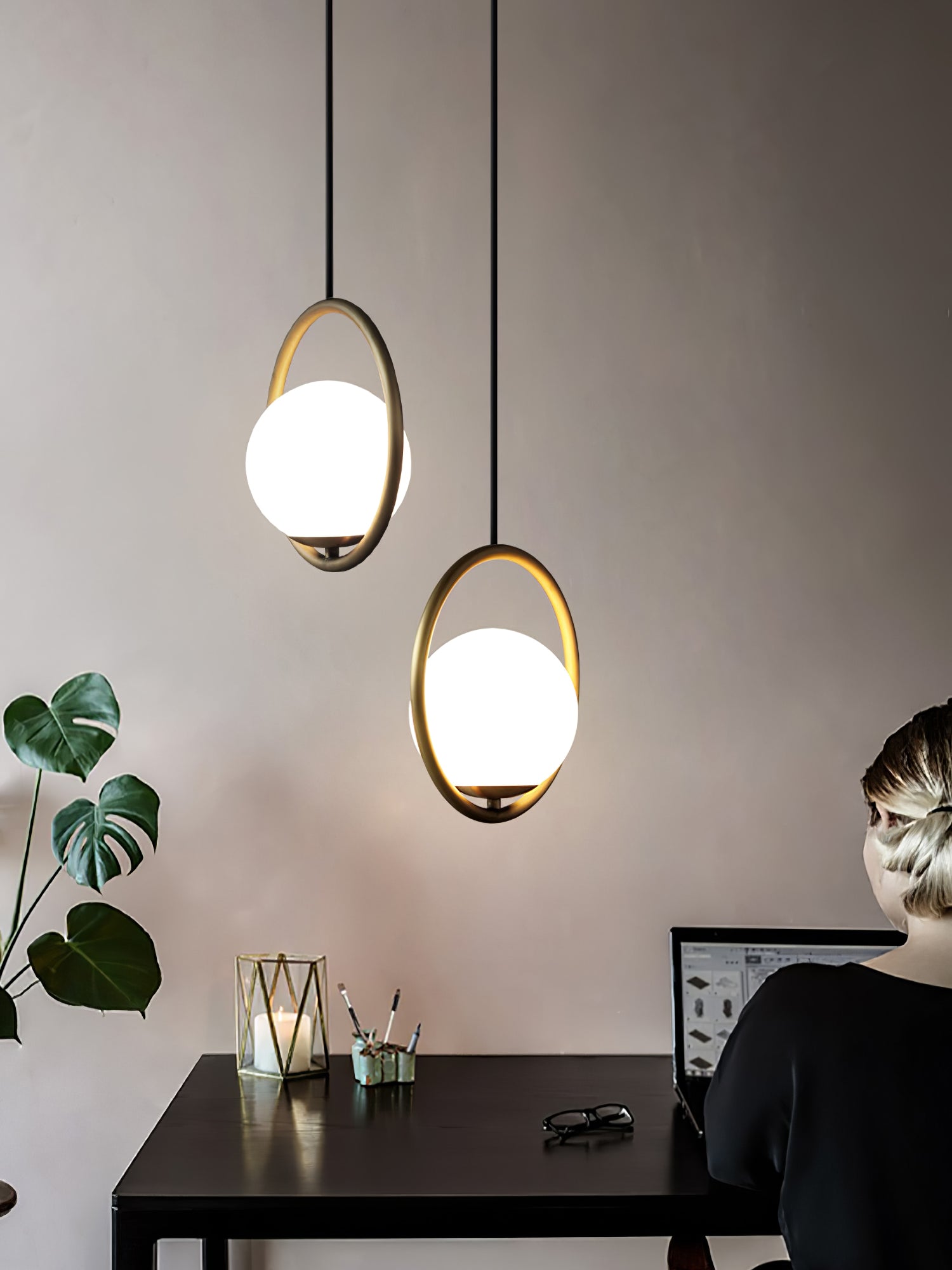 Lampada a sospensione moderna Lyra con design minimal elegante | Lersk