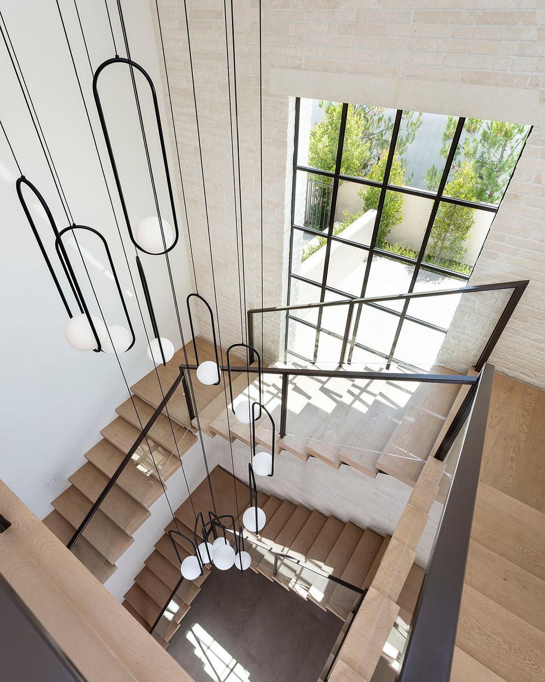 Lampada a sospensione moderna Lyra con design minimal elegante | Lersk