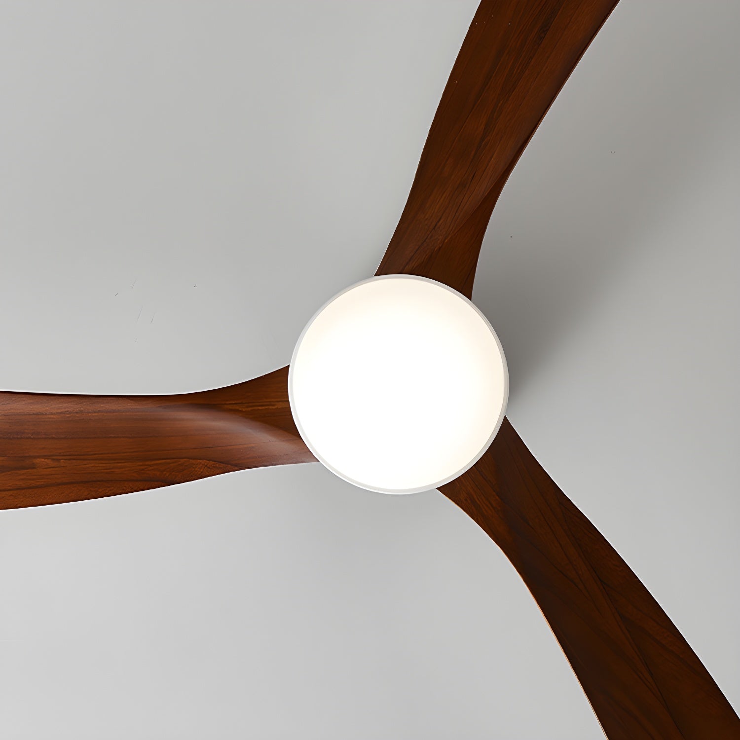 Lampa sufitowa z wentylatorem Everwood Nordic Wood 42 i 48 cali z oświetleniem LED | Lersk
