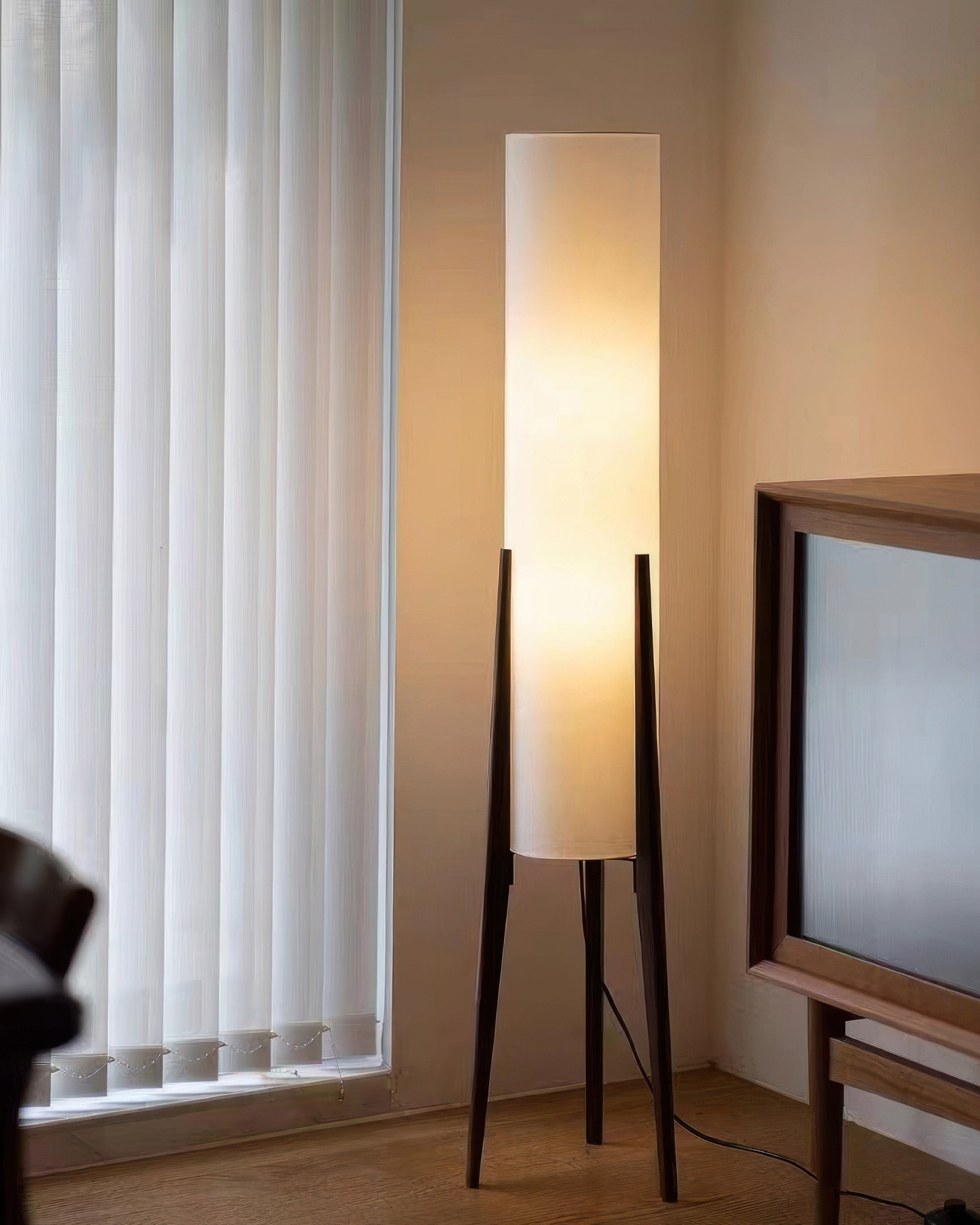 NovaOak Walnut Floor Lamp Solid Wood With Fabric Shade | Lersk