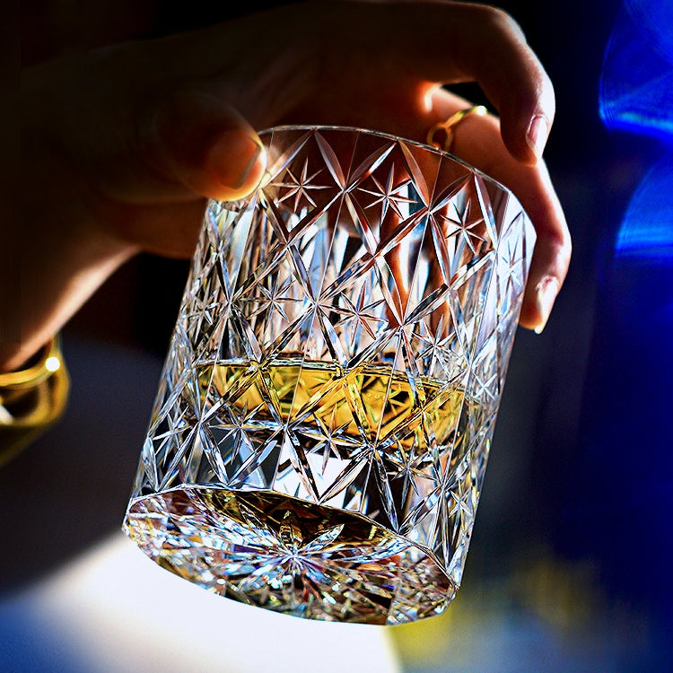 Hoshira | Ručně vyráběná nebeská whisky sklenice v dřevěné krabičce | Lersk