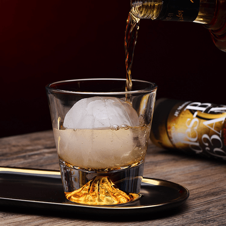 Sada ručně vyráběných whisky sklenic Hikari Kiriko od Chamvin Edo Craft | Lersk