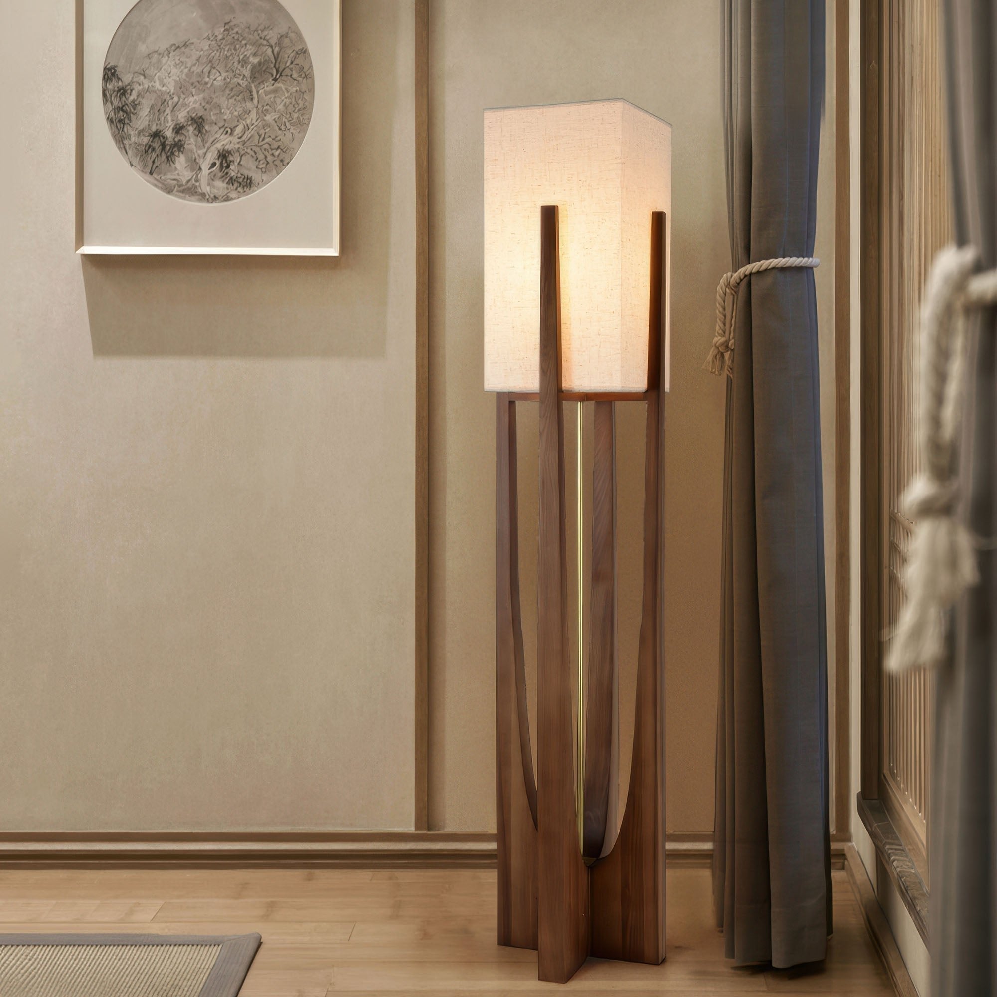 Stojací lampa Caelum z masivního ořechu s lněným stínidlem do obývacího pokoje | Lersk
