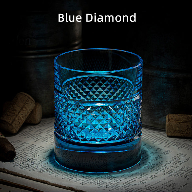 Mizumi Whiskygläser mit mehrfarbigem Diamantmuster und Holzkiste | Lersk