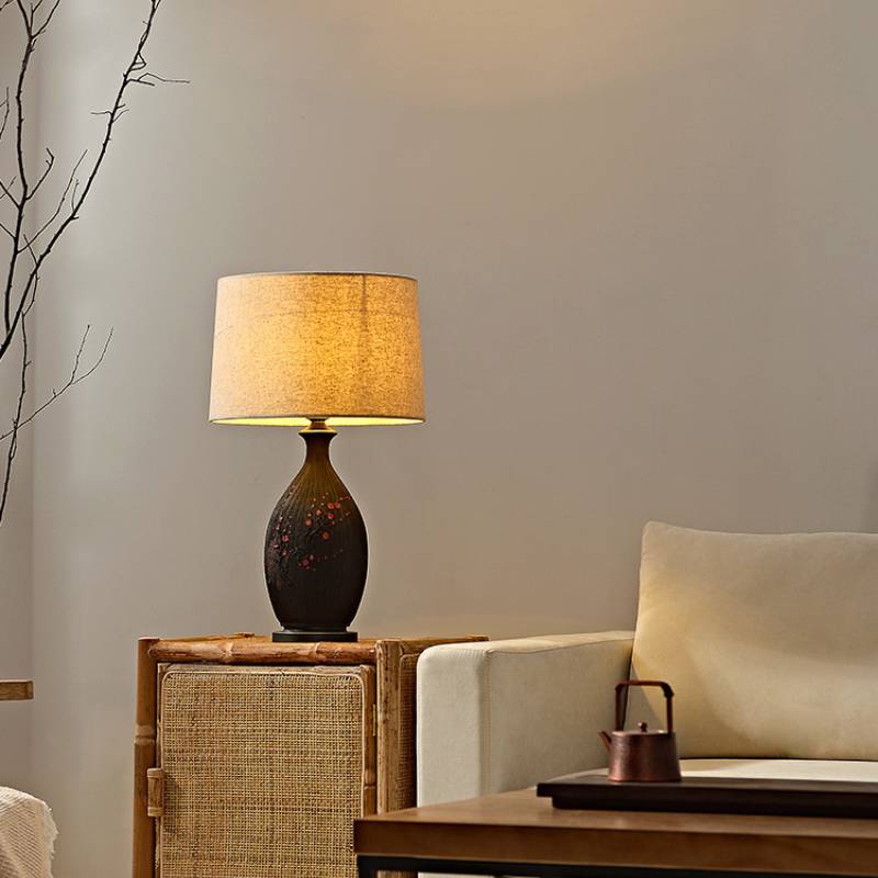 Keramická stolní lampa s lněným stínidlem pro teplé ambientní osvětlení obývacího pokoje | Lersk