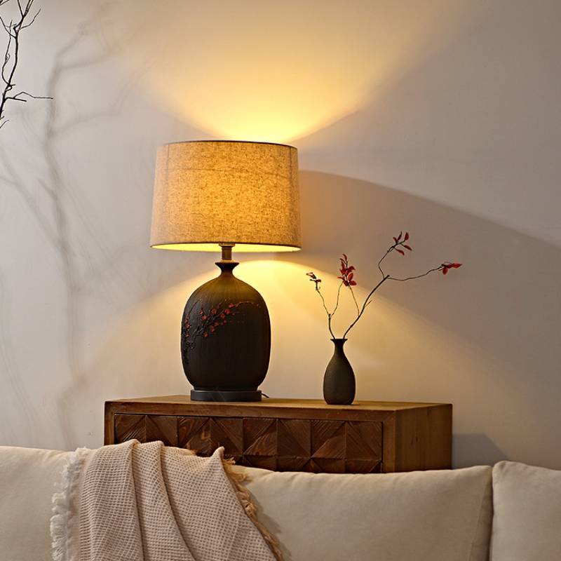 Keramická stolní lampa s lněným stínidlem pro teplé ambientní osvětlení obývacího pokoje | Lersk