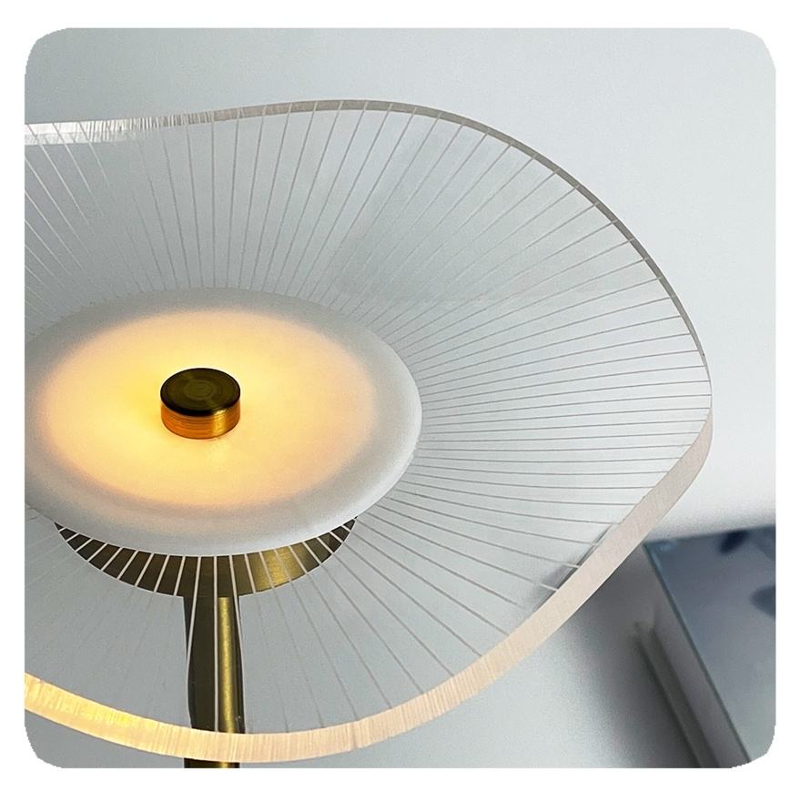 LumaNova Moderne LED Bordlampe til Effektiv Belysning | Lersk
