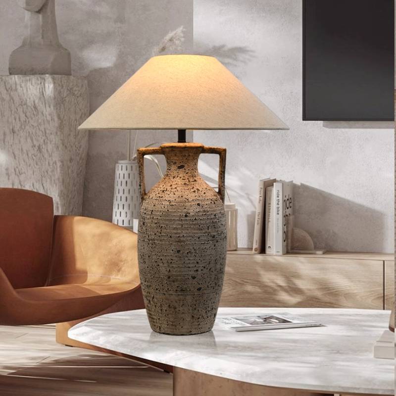 Keramická stolní lampa s texturou a teplým ambientním osvětlením pro domácí dekoraci | Lersk