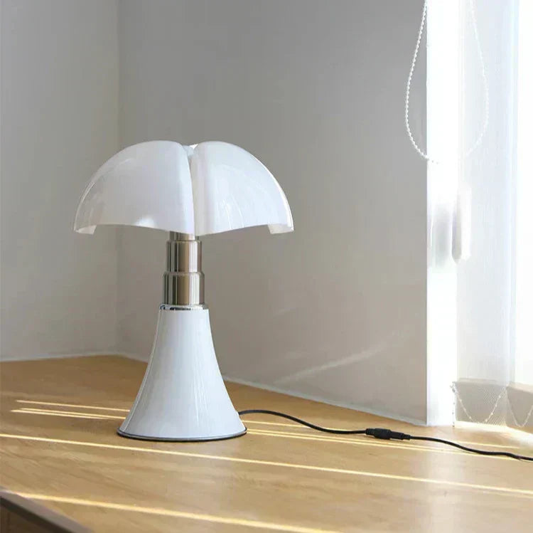 Solera Classic LED Lamp for Indoor Living Spaces and Homes | Lersk