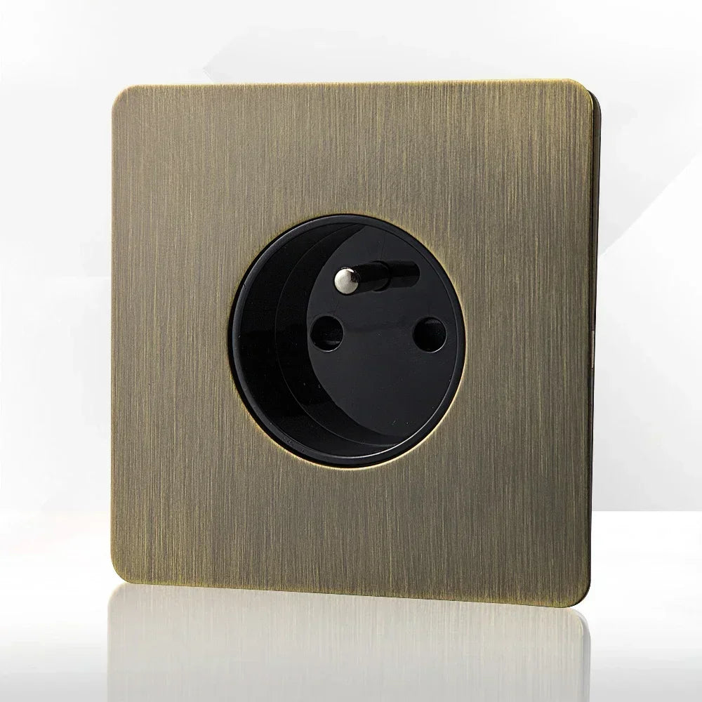 Priză de perete metalică retro cu întrerupător și port USB pentru încărcare | Lersk