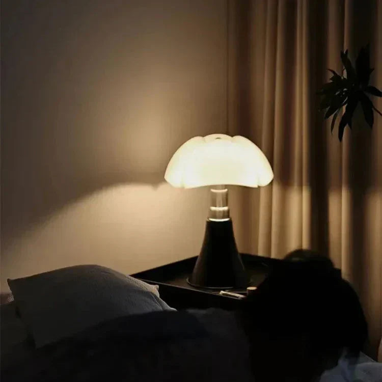 Solera Classic LED Lamp for Indoor Living Spaces and Homes | Lersk