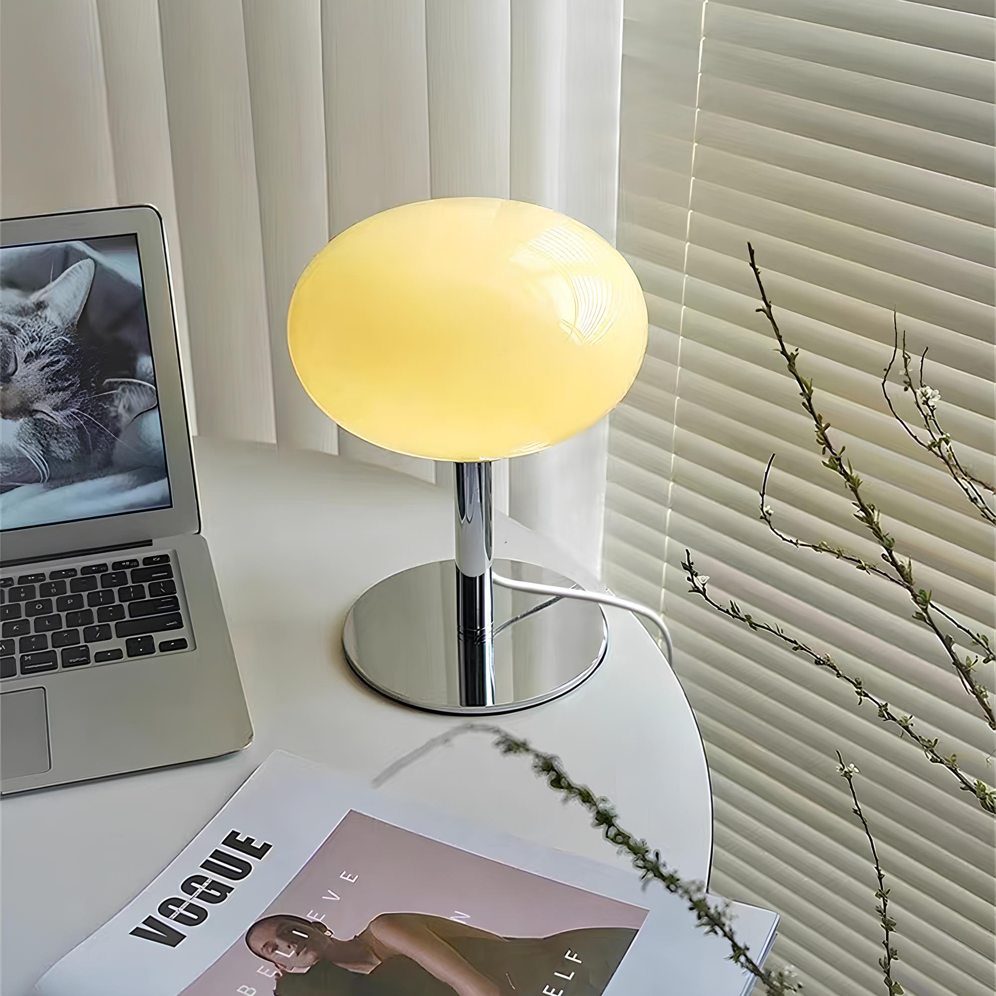 Stolní lampa Candy Drop ze skla pro útulnou atmosféru v pokoji | Lersk