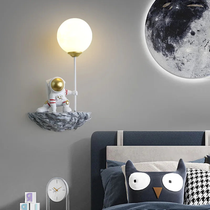 Lumină de perete pentru cameră de copii în stil astronaut | Lersk
