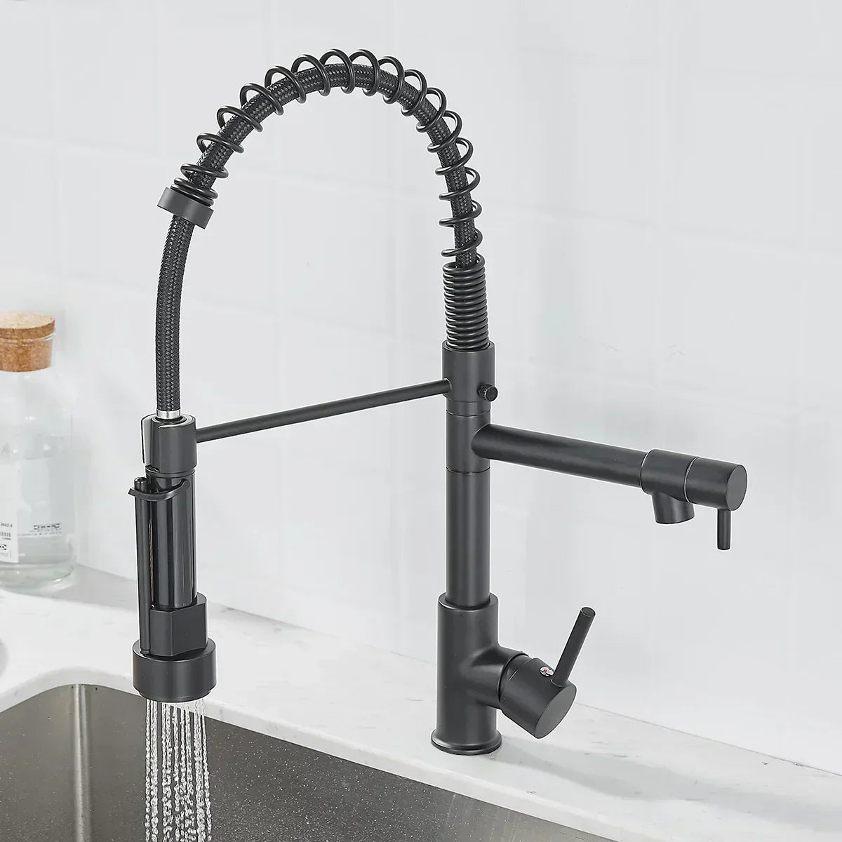 Torneira de Cozinha LumaFlow com Duplo Bico em Preto e Dourado | Lersk