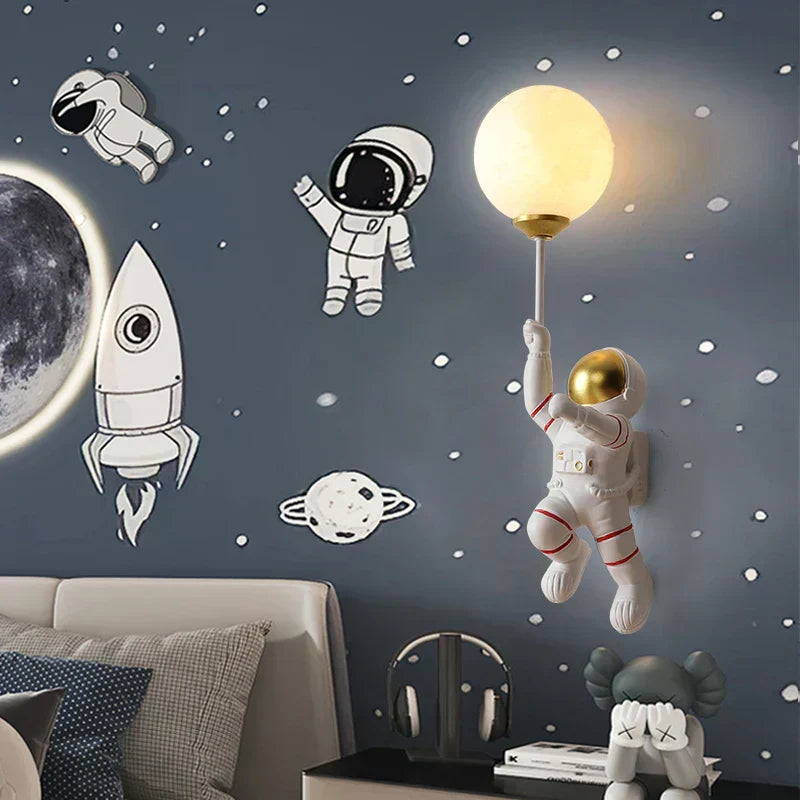 Lumină de perete pentru cameră de copii în stil astronaut | Lersk