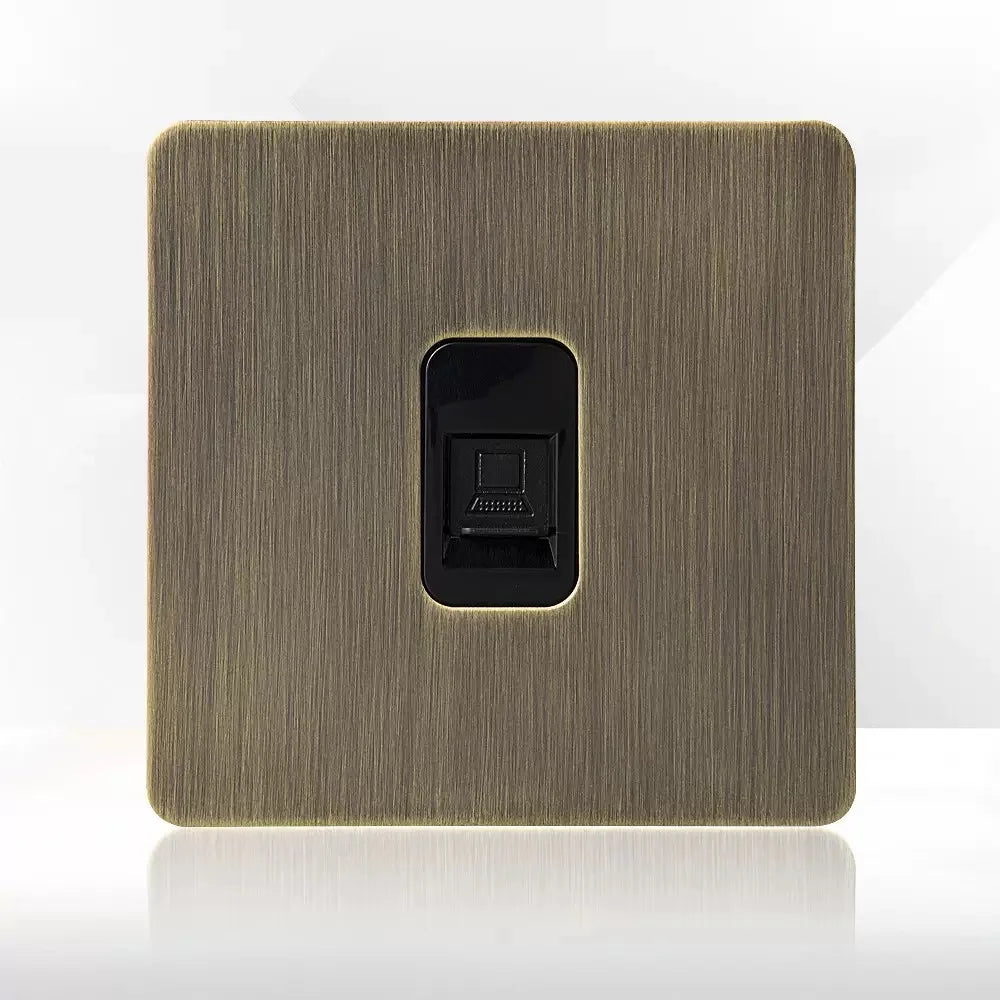 Priză de perete metalică retro cu întrerupător și port USB pentru încărcare | Lersk