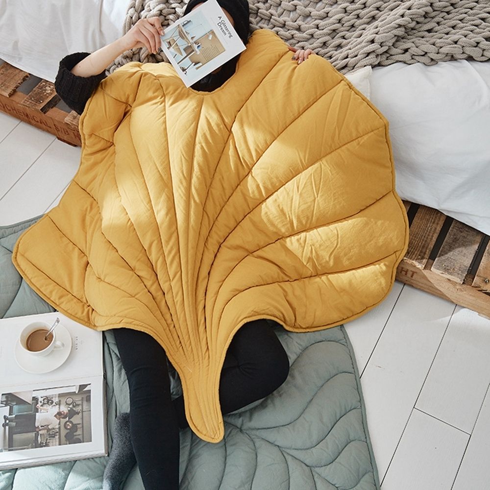 Breathable Cooling Dog Mat Keeps Pets Cool Leaf Shaped Washable | Lersk
