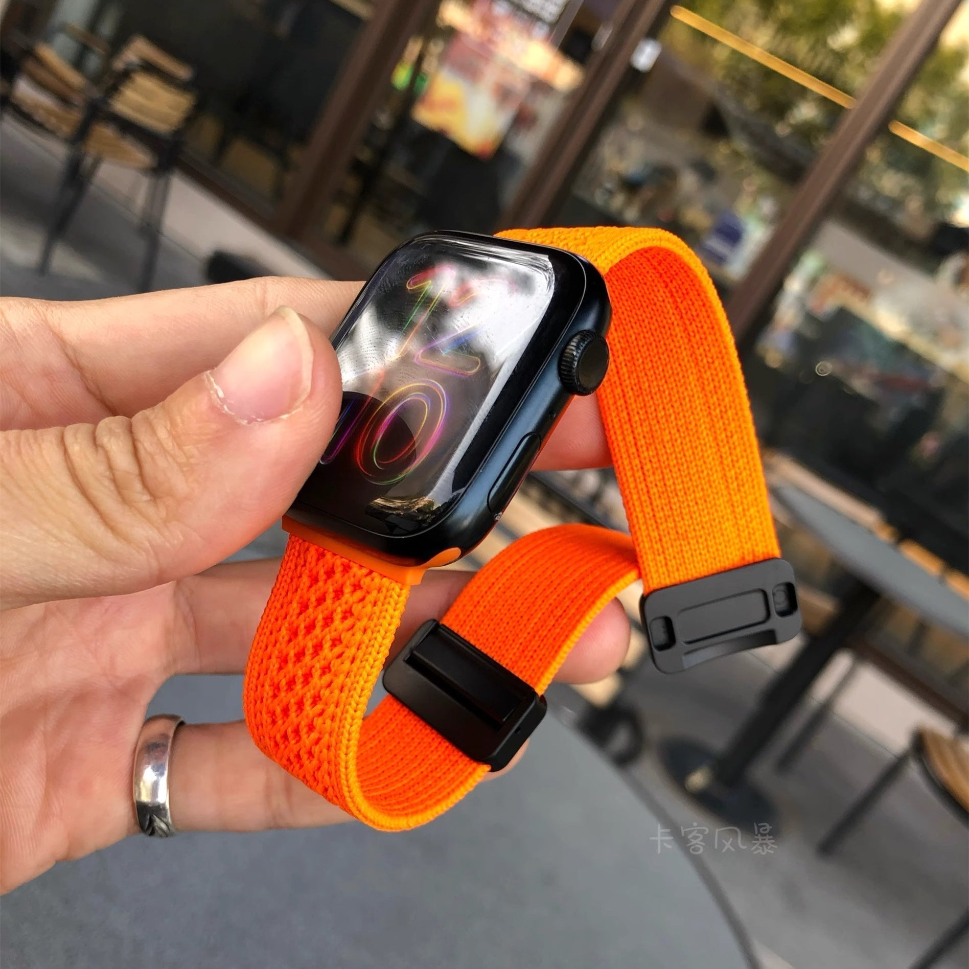 Nuvora pletený nylonový řemínek s magnetickou sponou pro Apple Watch | Lersk