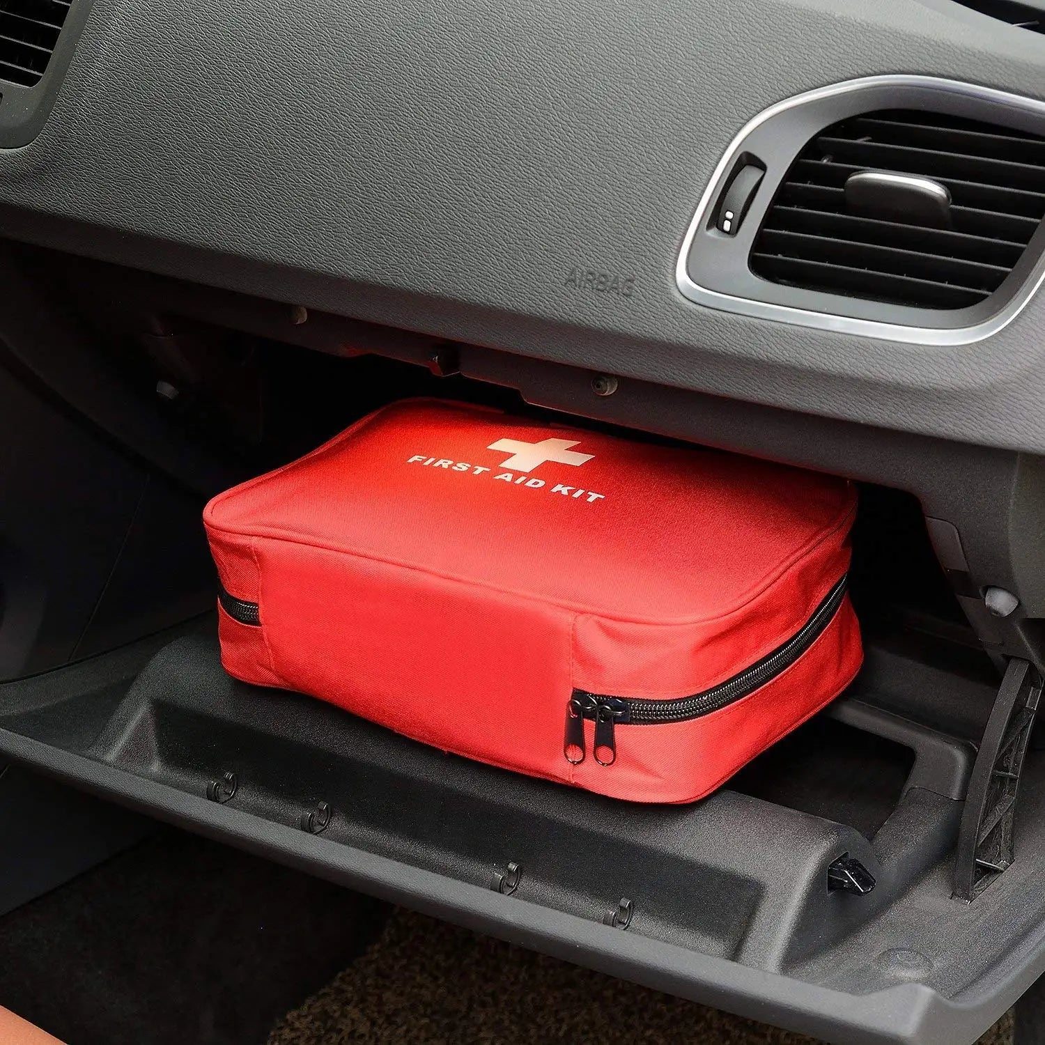 SummitGuard 184-Piece Outdoor First Aid Kit With Bag | Lersk