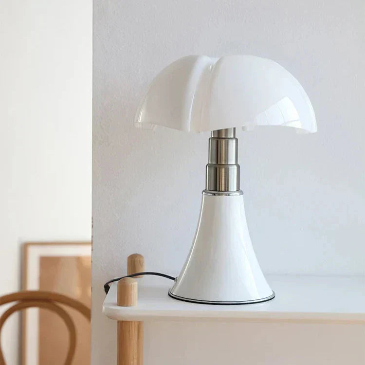 Solera Classic LED Lamp for Indoor Living Spaces and Homes | Lersk
