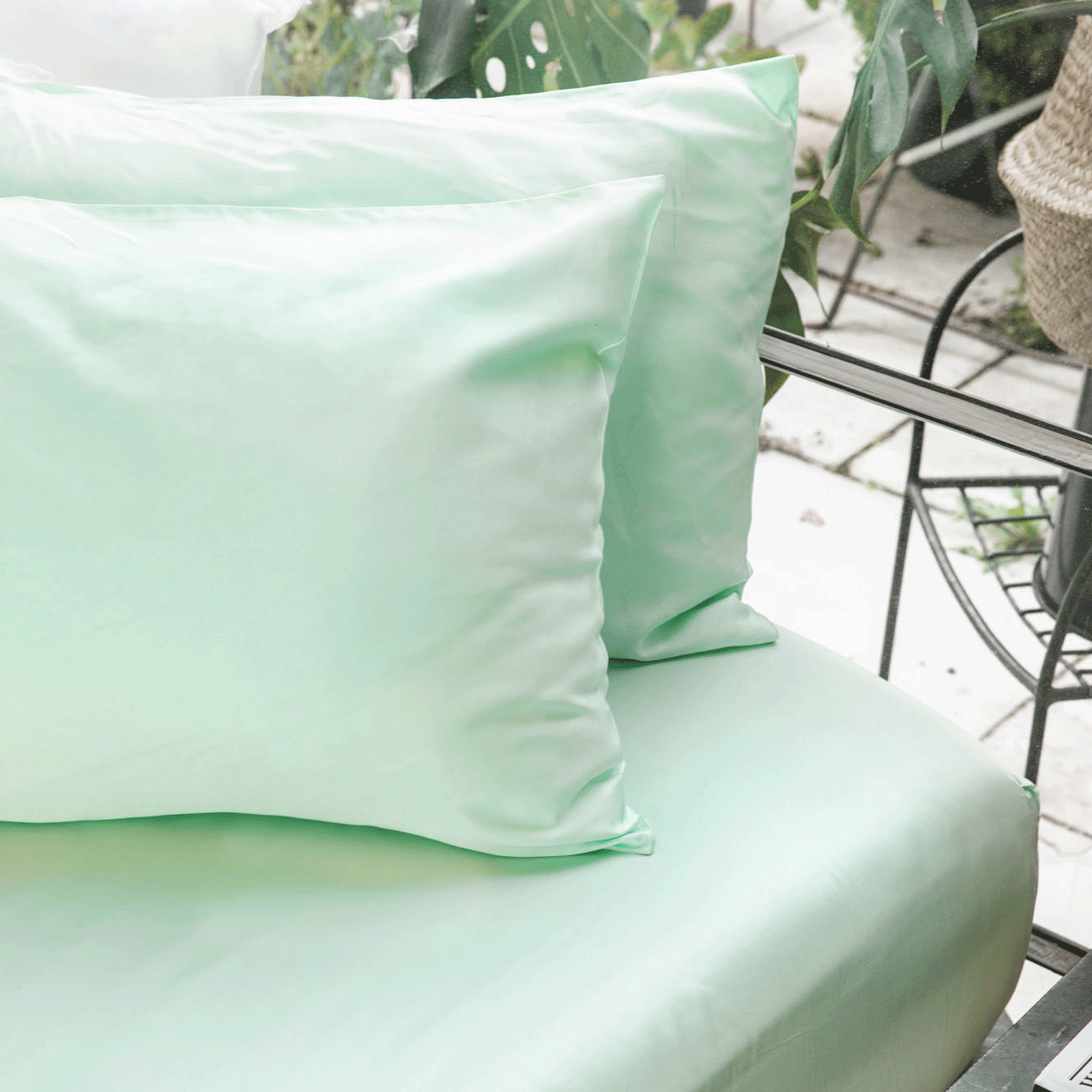 Luxe Bamboo Lyocell Sateen Pillowcase Set With Cooling | Lersk