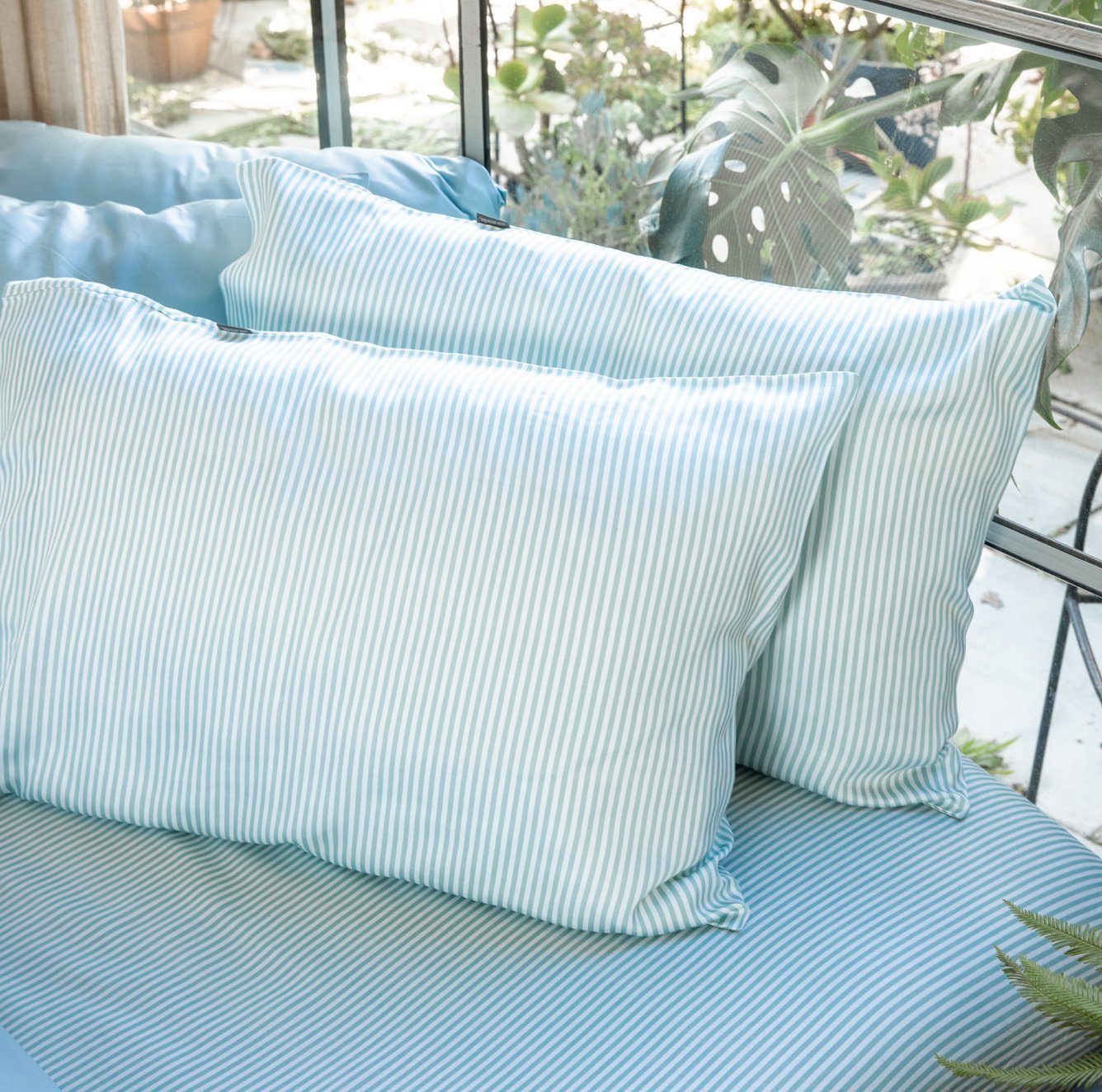 Luxe Bamboo Lyocell Sateen Pillowcase Set With Cooling | Lersk