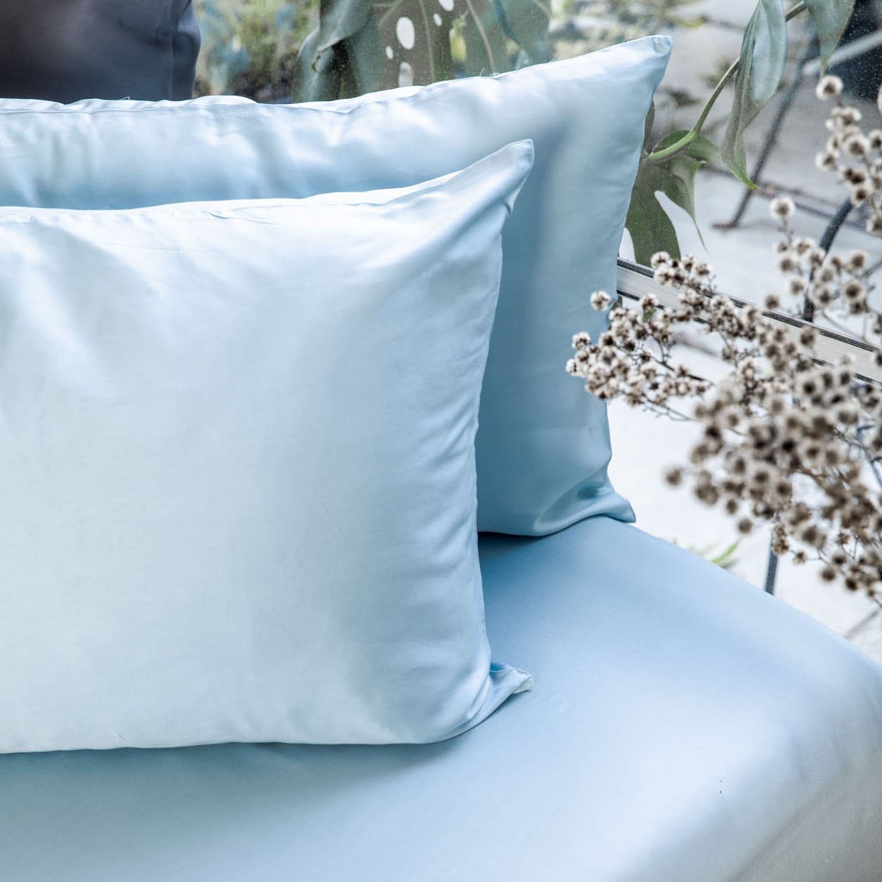 Luxe Bamboo Lyocell Sateen Pillowcase Set With Cooling | Lersk