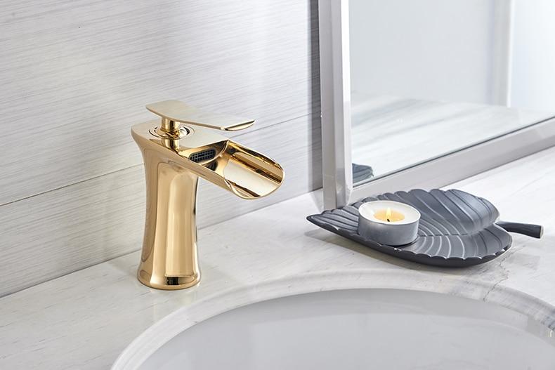 Rubinetto per lavabo a cascata in ottone cromato con doppie tubazioni | Lersk
