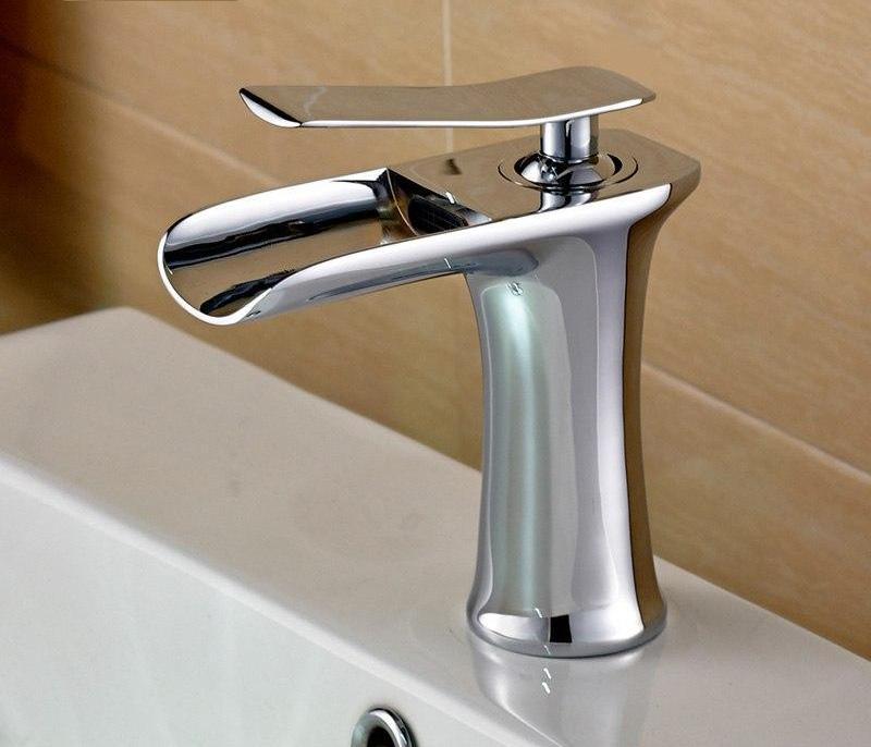 Rubinetto per lavabo a cascata in ottone cromato con doppie tubazioni | Lersk