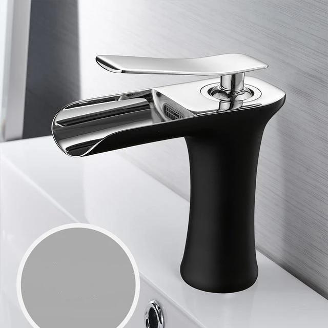 Rubinetto per lavabo a cascata in ottone cromato con doppie tubazioni | Lersk