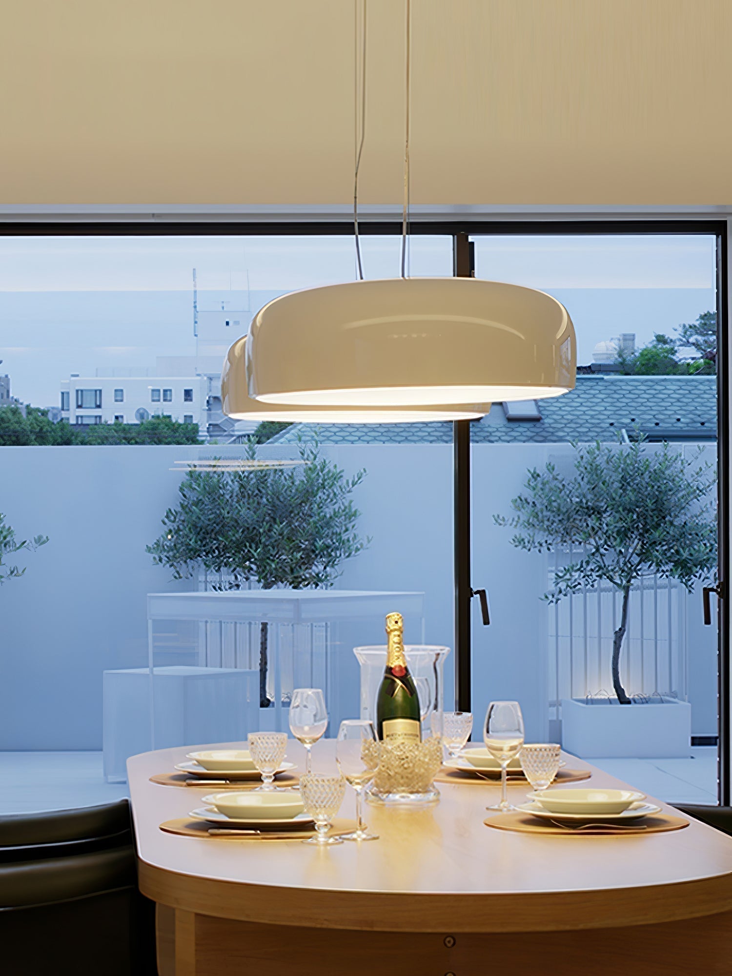 Lampada a sospensione da soffitto AstraLume con design elegante a luce diffusa | Lersk