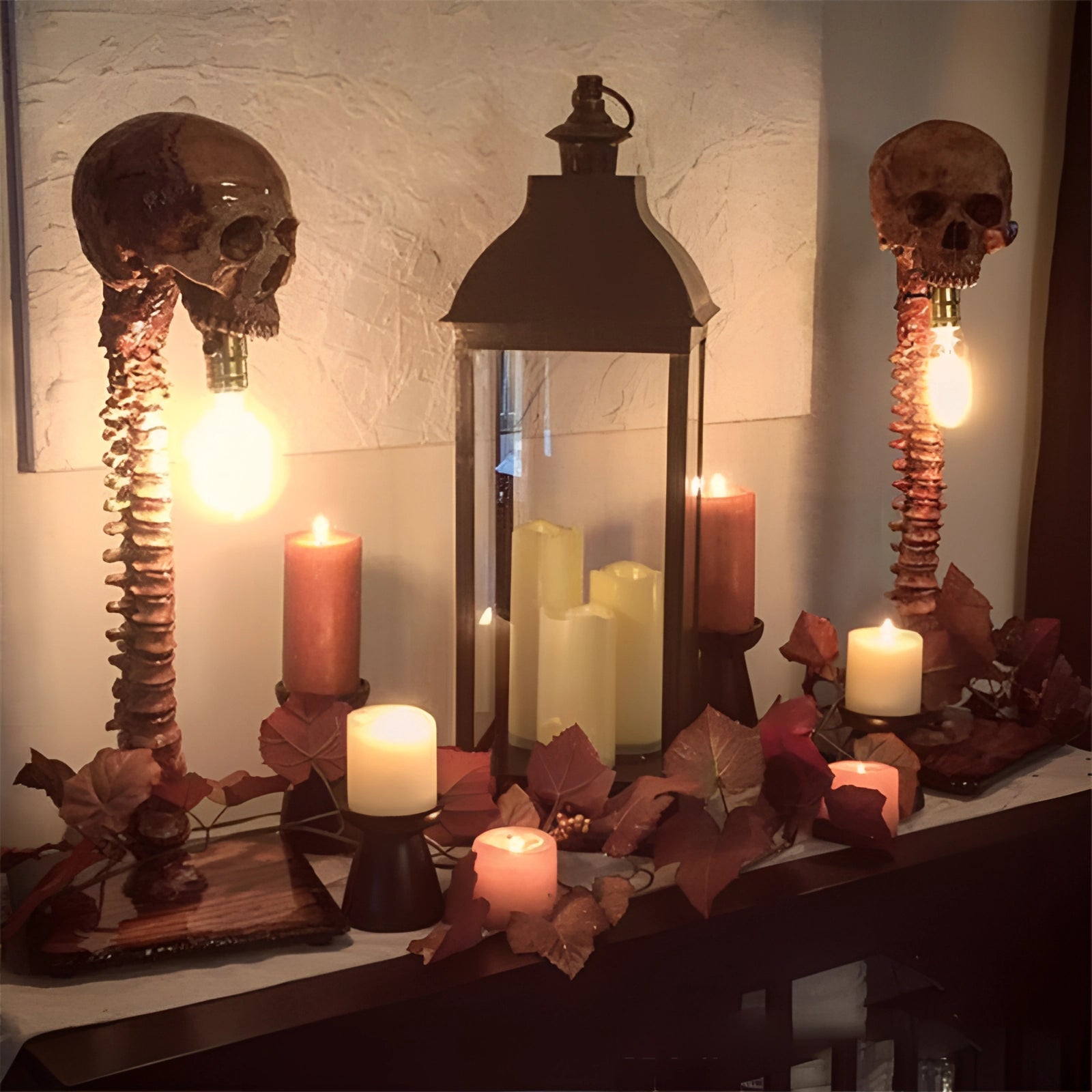 Lampa Dreadspire Lebka a Páteř s LED Očima pro Gotiky | Lersk
