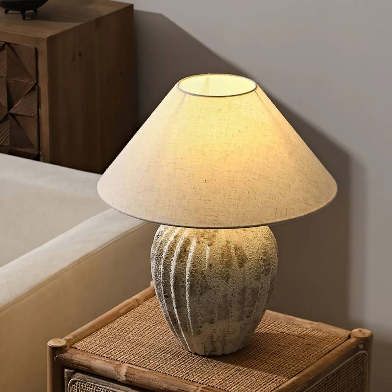 Lampada da tavolo in ceramica terra con paralume in lino, grande illuminazione da comodino | Lersk