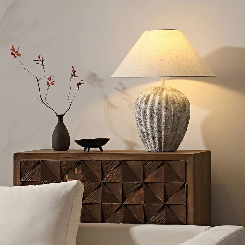 Lampada da tavolo in ceramica terra con paralume in lino, grande illuminazione da comodino | Lersk