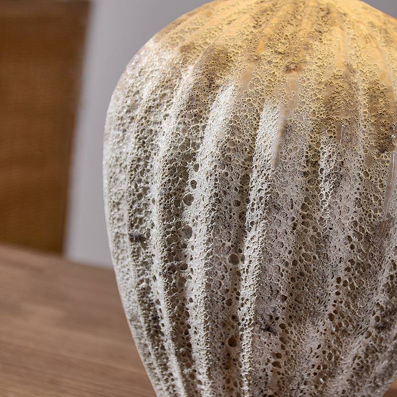 Lampada da tavolo in ceramica terra con paralume in lino, grande illuminazione da comodino | Lersk