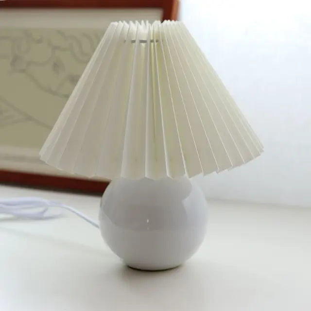 Aurelia Plisseret Vintage Bordlampe med Klassisk Charme til Boligindretning | Lersk