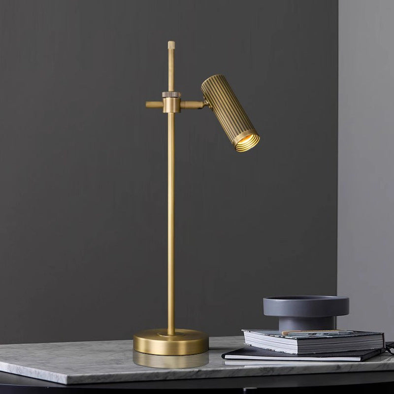Moderne verstellbare Tischlampe für präzise Arbeitsbeleuchtung zu Hause und im Büro | Lersk